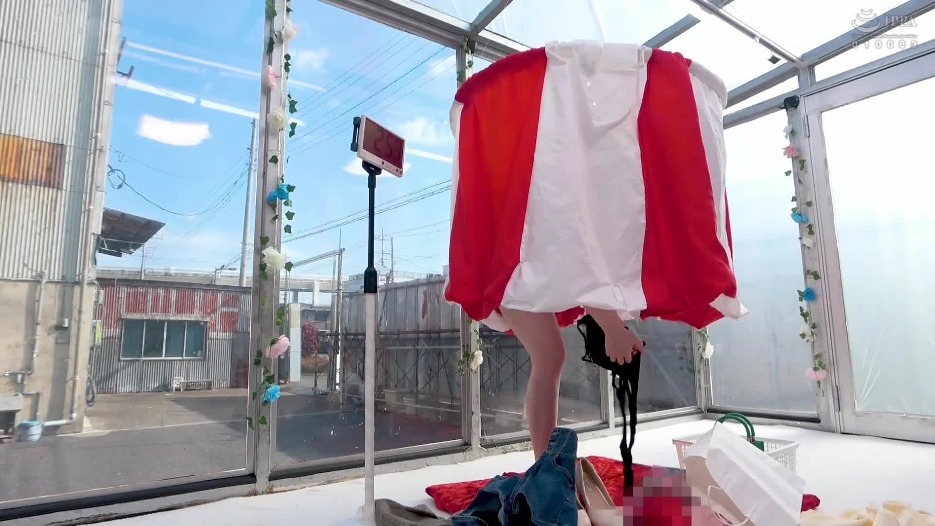 露臉MM號 素人限定 魔法鏡 女大學生在藍天比基尼下換衣挑戰！3 時間到立即揭開大雞巴即時插入！不停射精的大雞巴追擊抽插連續內射！ - AV大平台 - 中文字幕，成人影片，AV，國產，線上看