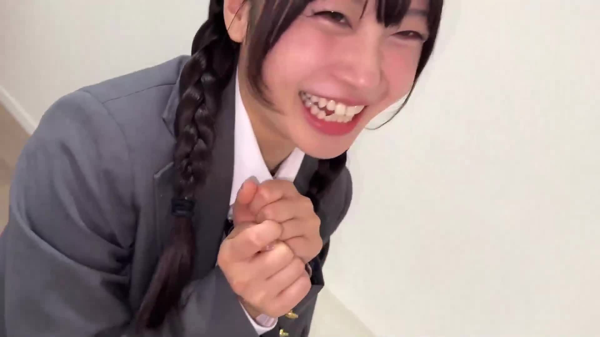 在某投稿網站上熱議中！制服美少女第一！與性感可愛的制服女孩進行激情愛愛！超人氣作品精選4小時！ - AV大平台 - 中文字幕，成人影片，AV，國產，線上看