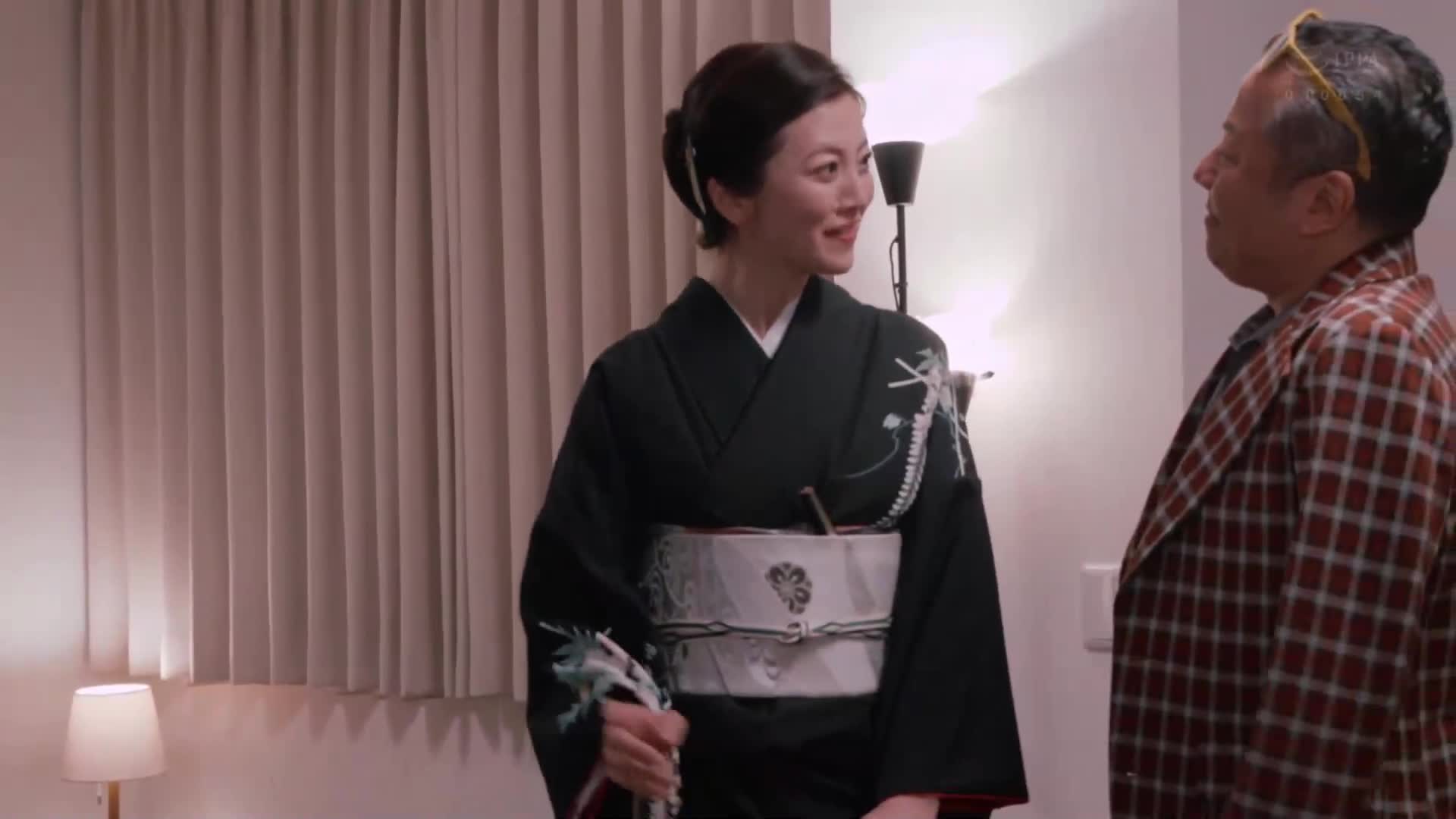 高級俱樂部的人妻，被太客的汗水和體液弄髒，閉店後進行中出枕頭業務。木下凛凛子 - AV大平台 - 中文字幕，成人影片，AV，國產，線上看