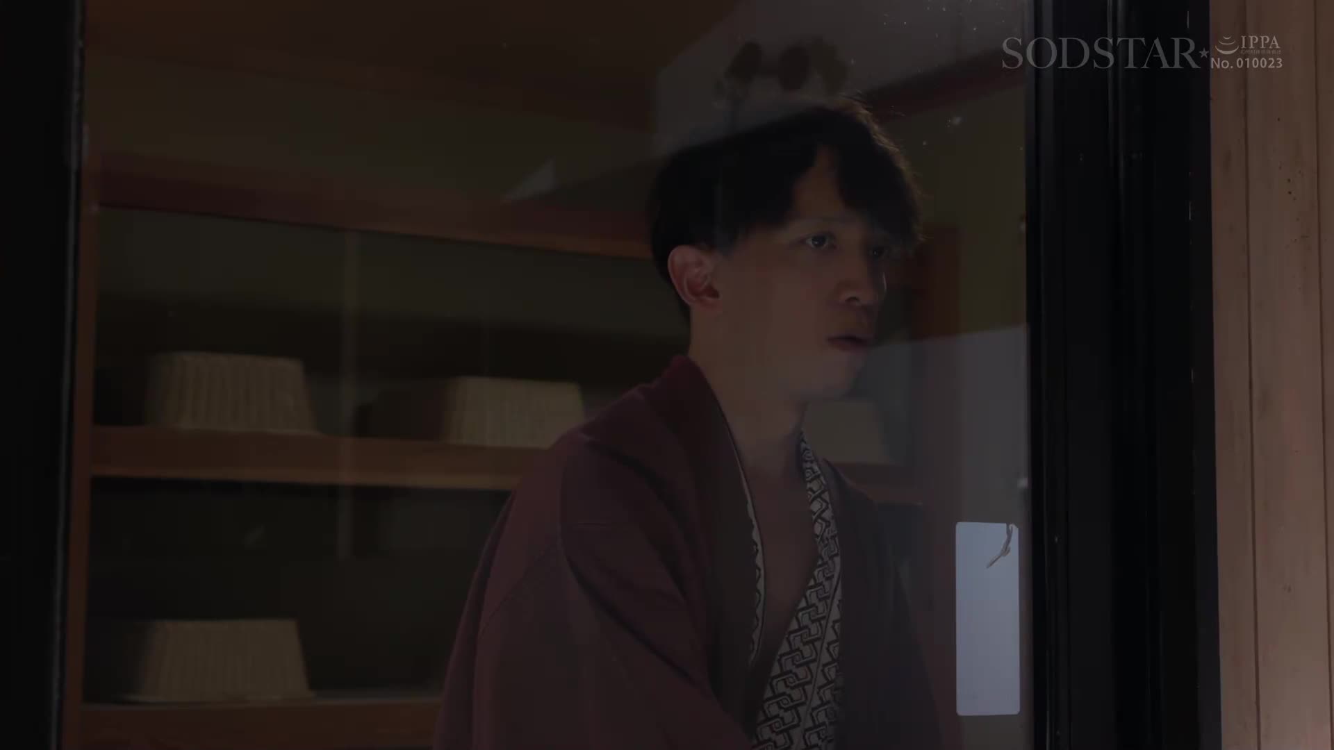 溫泉旅行中誘惑獨自客人和夫婦男性，在旅館內進行多次通姦性行為的淫亂美女女將 渚戀生 - AV大平台 - 中文字幕，成人影片，AV，國產，線上看