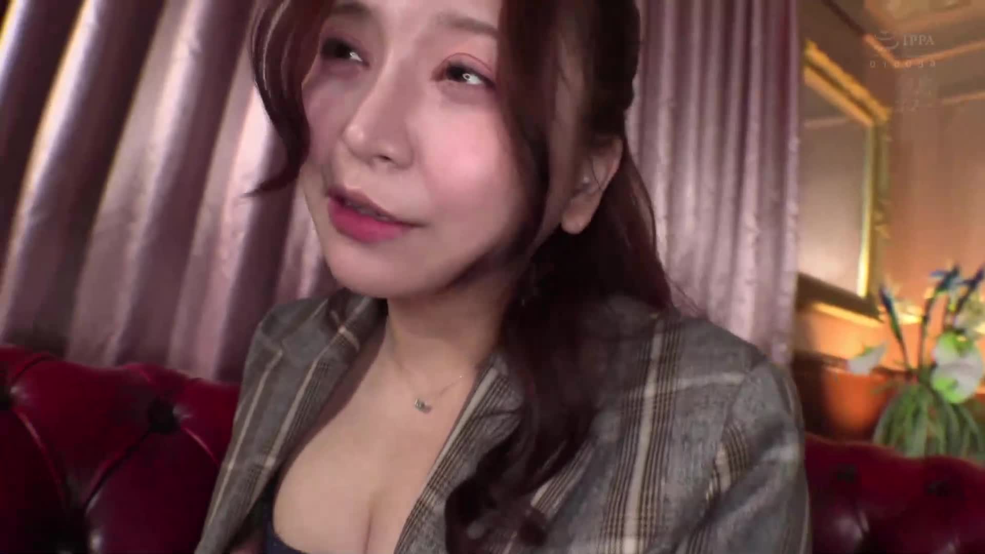 全力性感女優（29歲）AV出演。肛門舔舐、口交咽下、大量射精、主觀ASMR、舌吻情愛... 過於色情讓人窒息的5次性愛全集，共14次射精特輯！秋葉桃 - AV大平台 - 中文字幕，成人影片，AV，國產，線上看